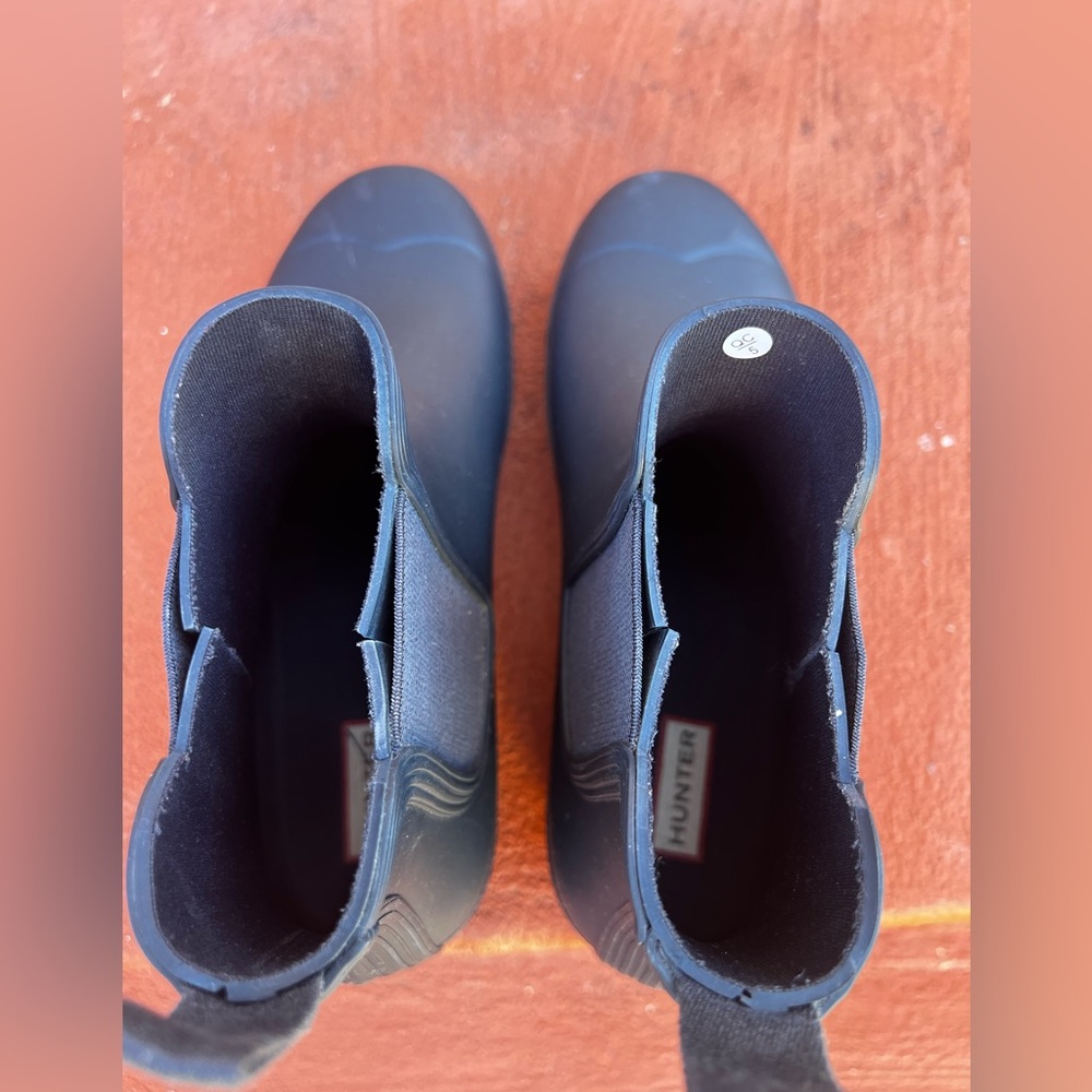 Hunter Navy Blue Chelsea Waterproof Boots. - Picture 6 of 12